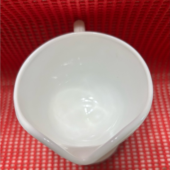 Vintage grape leaf creamer pitcher,mint condition. 4.25” tall. - Picture 3 of 6